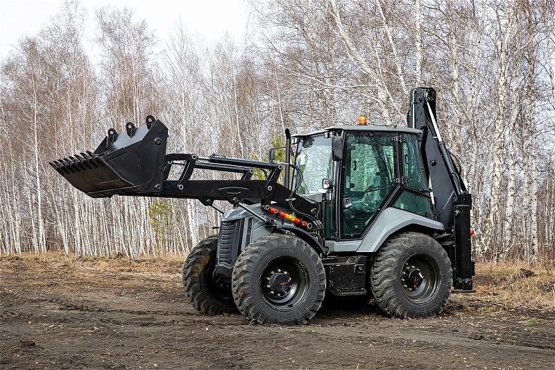 Экскаватор-погрузчик BL85S