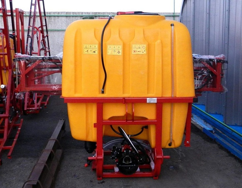 Опрыскиватель l000-15 Demarol