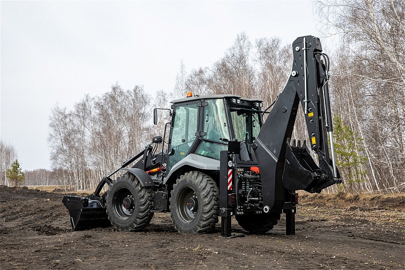 Экскаватор-погрузчик BL85S