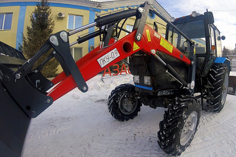 Погрузчик-копновоз универсальный ПКУ-0,9