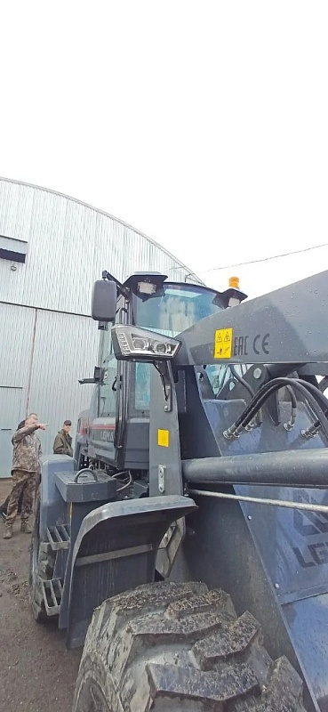 Фронтальный погрузчик LG946