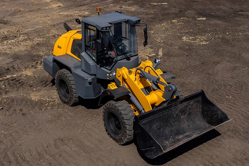 Колесный погрузчик L440