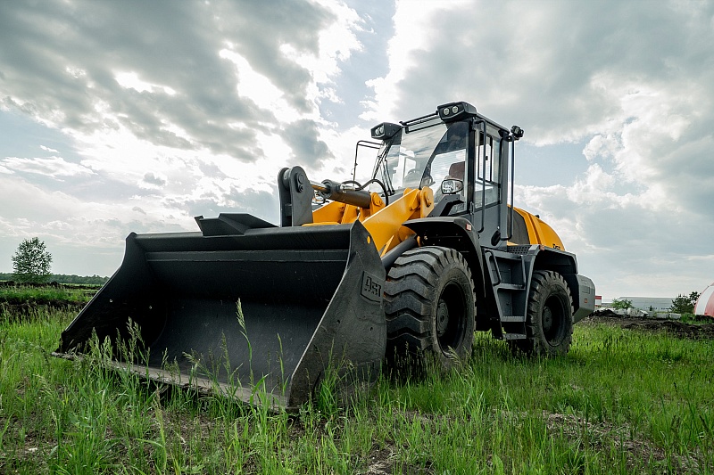 Колесный погрузчик L430